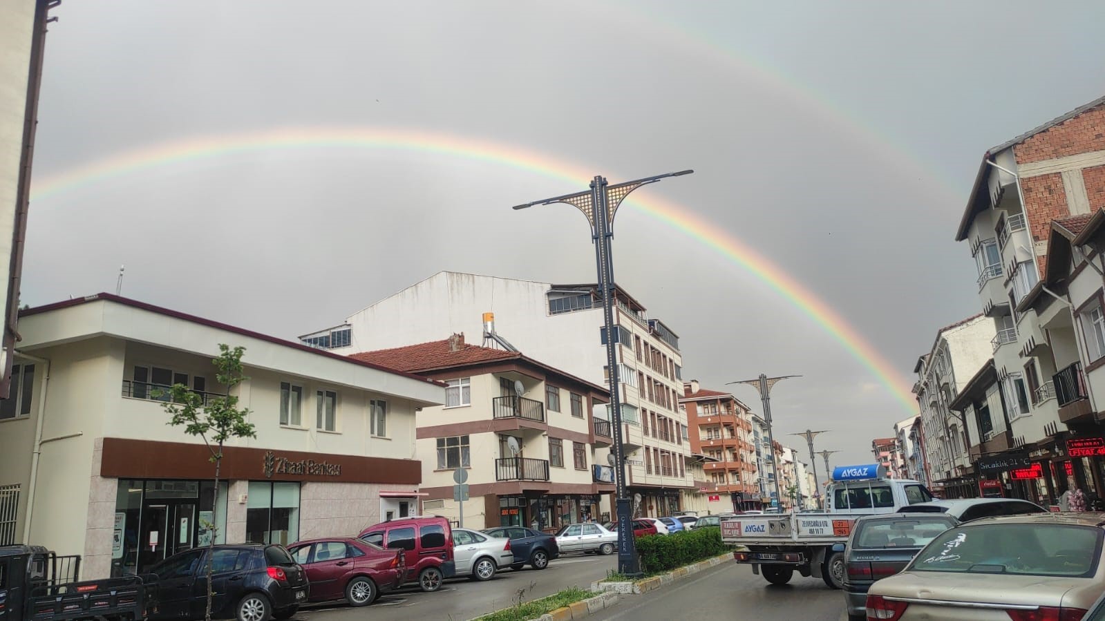 Yozgat’ta gökkuşağı izleyenlere görsel şölen sundu