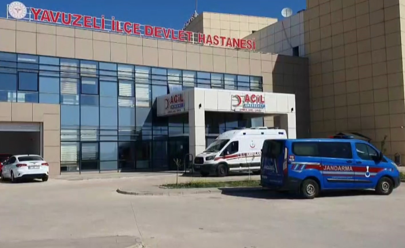 Gaziantep’te traktör ile çarpışan araç kanala uçtu: 4 yaralı

