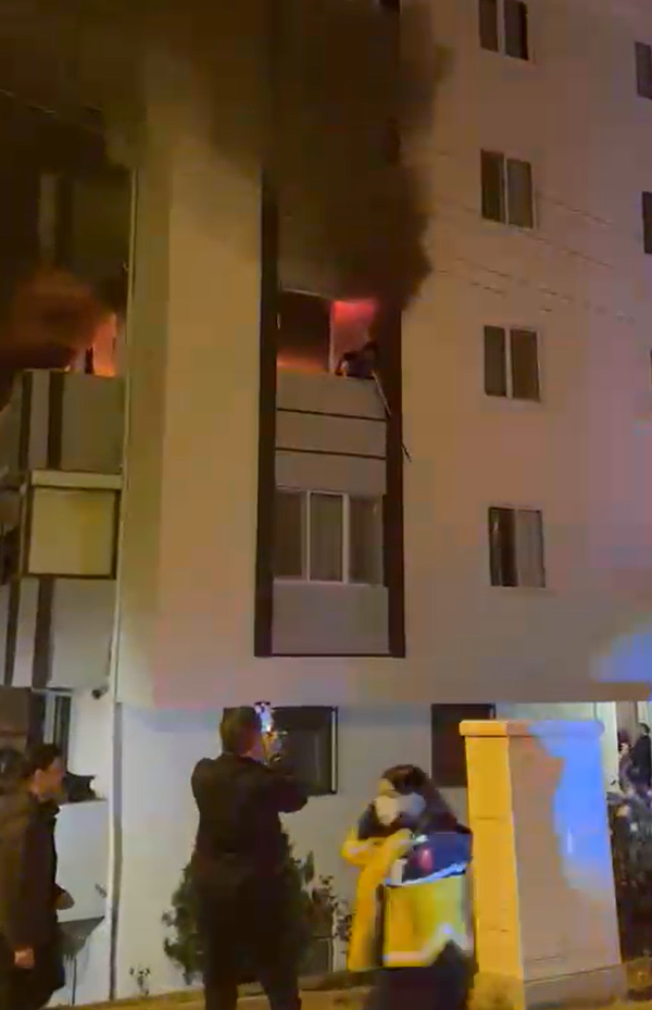 Yalova’da çöp evde yangın: 2 ölü, 1 ağır yaralı