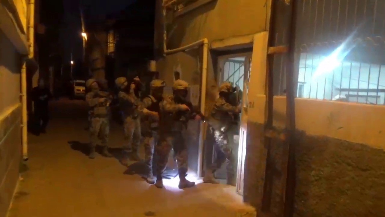 Adana’da DEAŞ’ın uyuyan hücresine operasyon: 6 gözaltı 