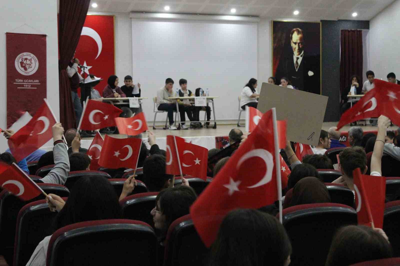‘2025 Millî Kültür Bilgi Yarışmaları’ muhteşem finalle gerçekleşti