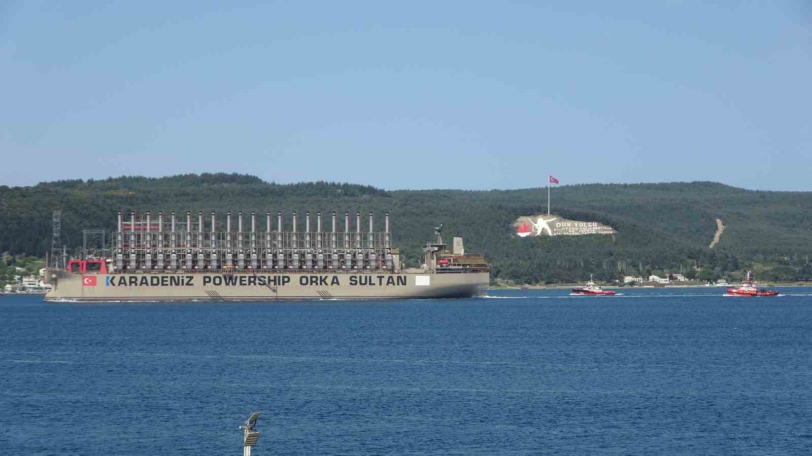 Çanakkale’nin elektrik ihtiyacını karşılayabilecek enerji üreten gemi boğazdan geçti