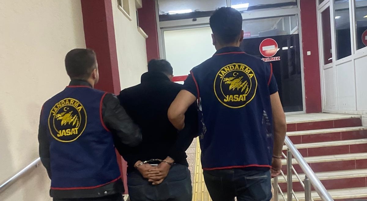 Jandarma ekipleri 4 ayda aranan bin 689 kişiyi yakaladı
