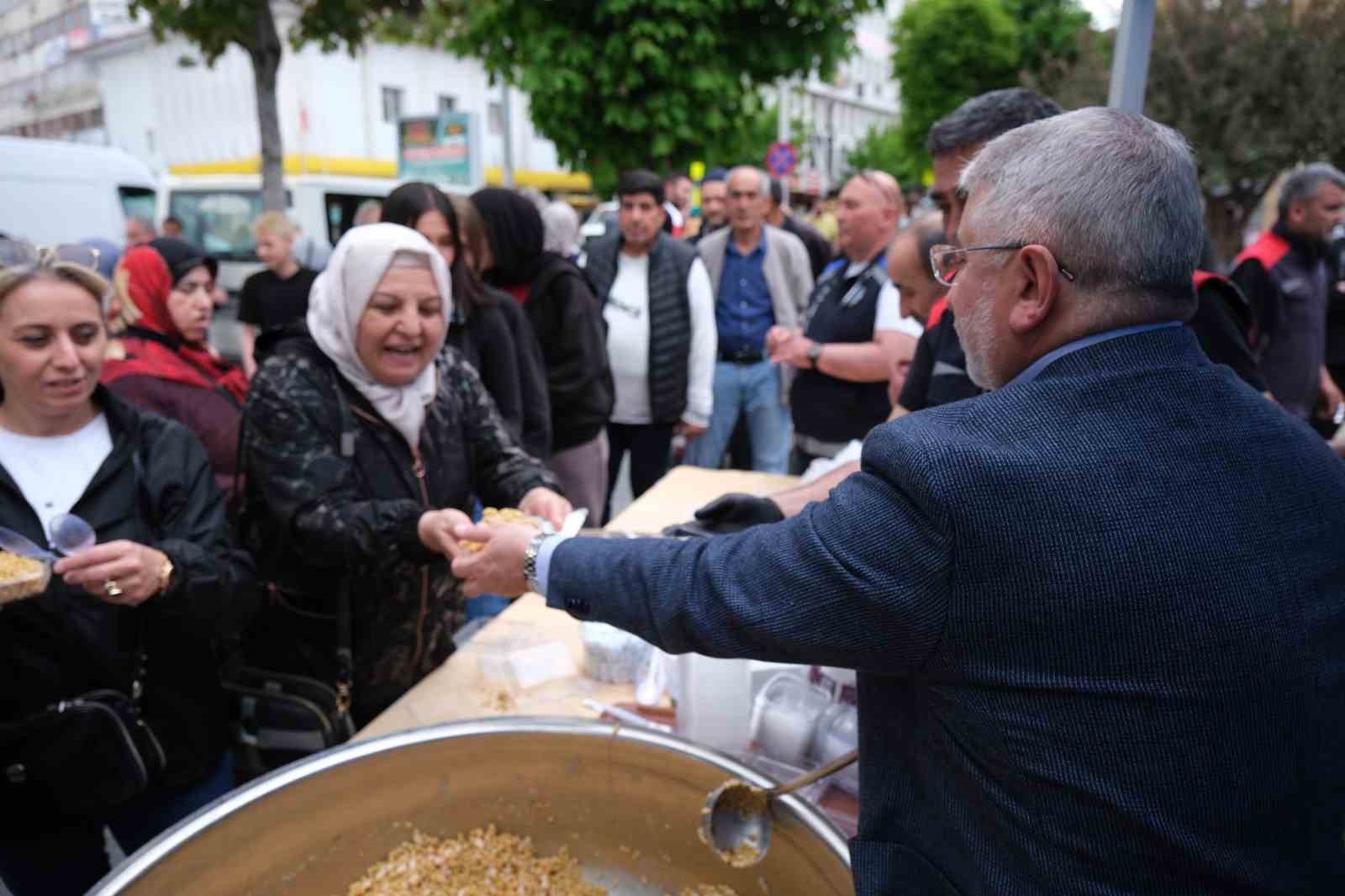 Çprum Belediyesi’nden vatandaşlara hedik ikramı
