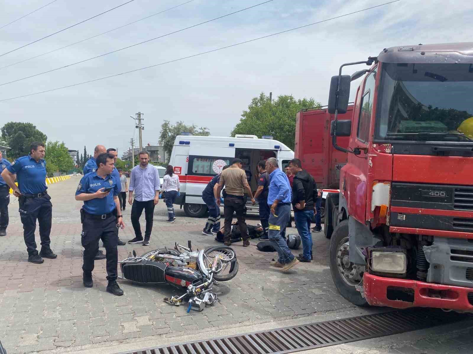 Bozdoğan’da tır ile motosiklet çarpıştı: 1 yaralı