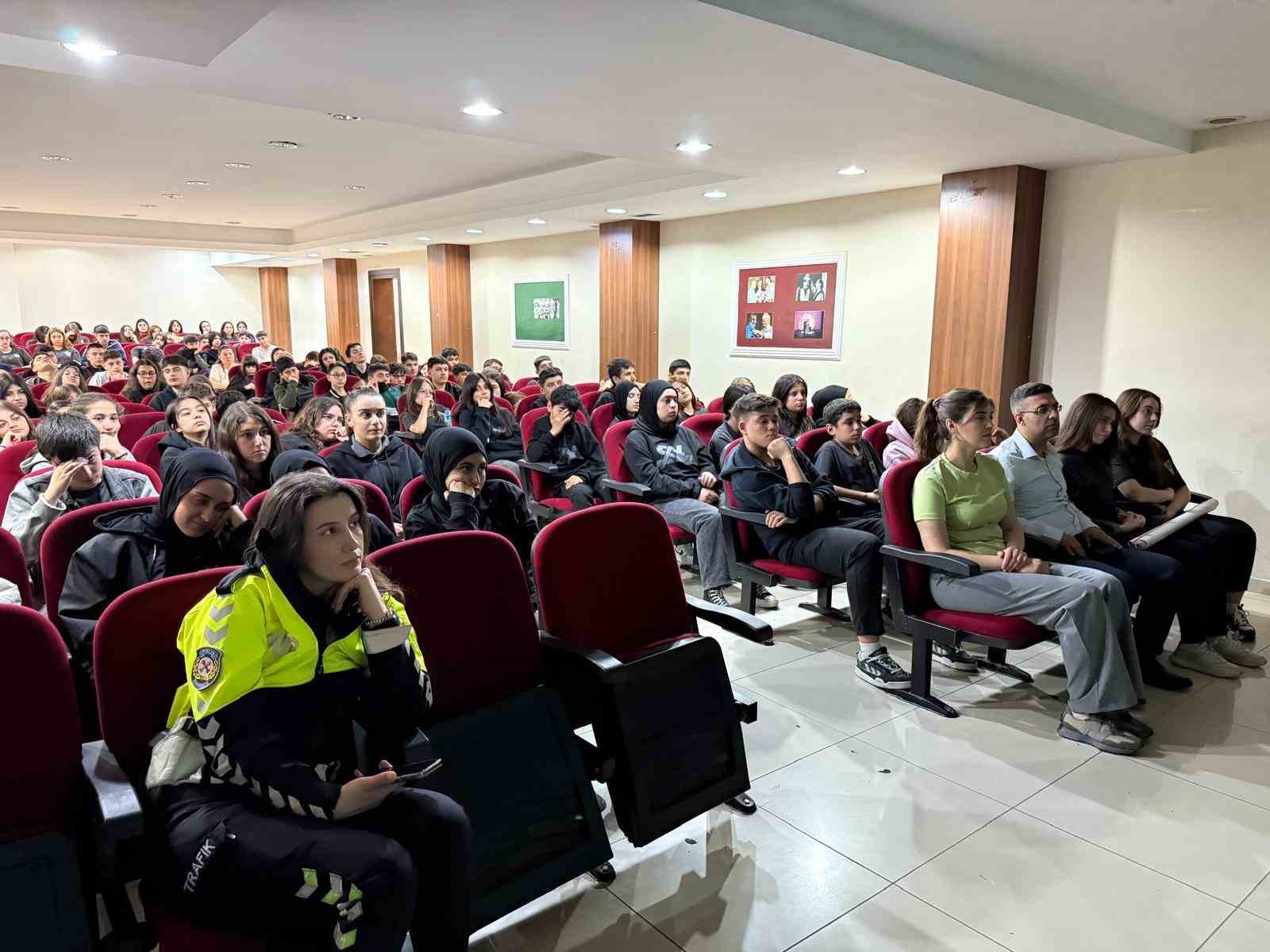 Sultangazi’de Karayolu Trafik Haftası etkinliği düzenlendi
