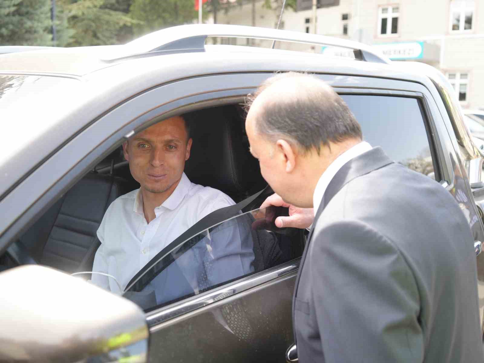 Vali Dallı’dan motosiklet sürücülerine uyarı: Kask takmadan trafiğe çıkmayın