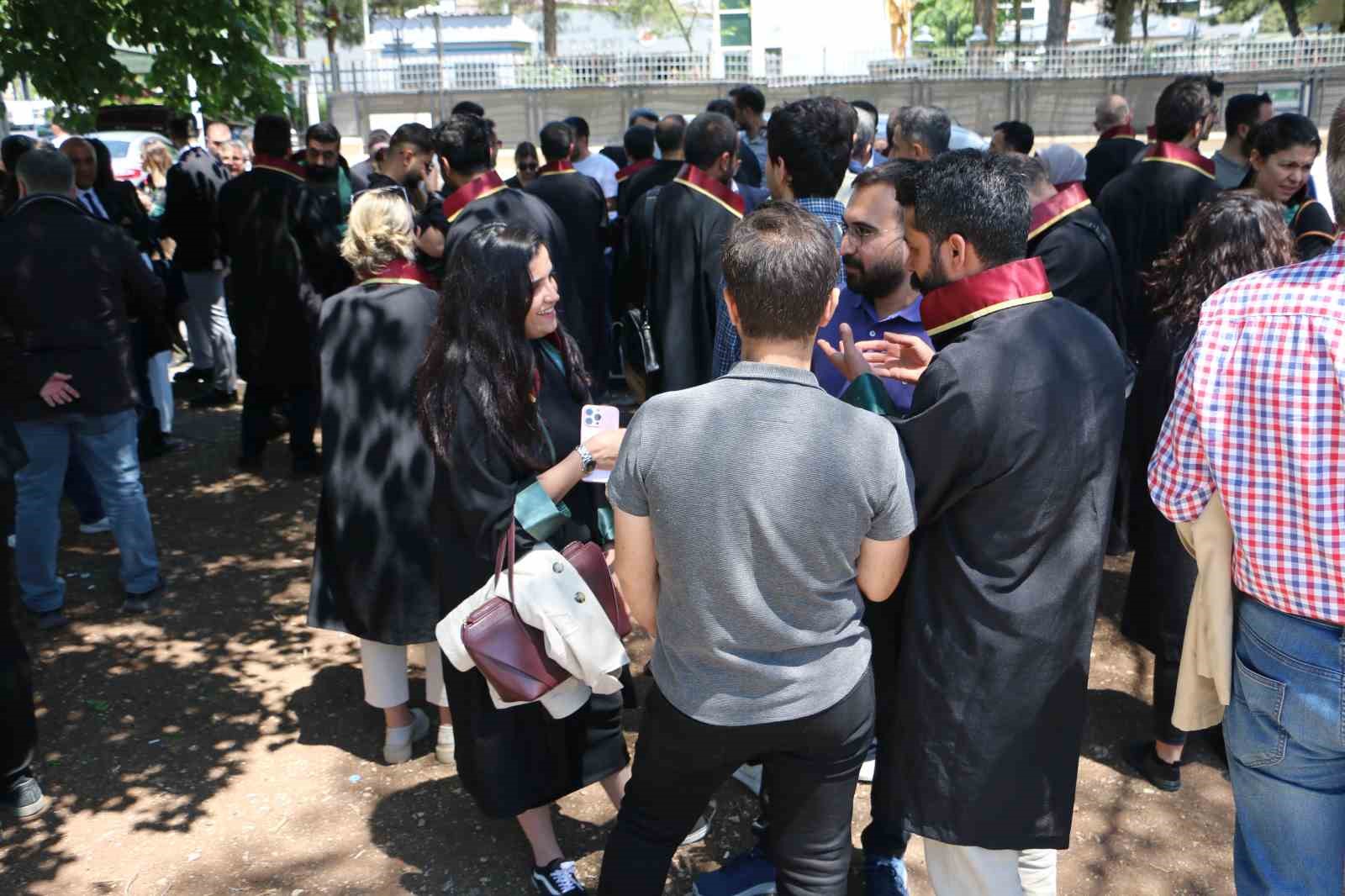 Diyarbakır Barosu’ndan silahlı saldırıya uğrayan meslektaşları için açıklama