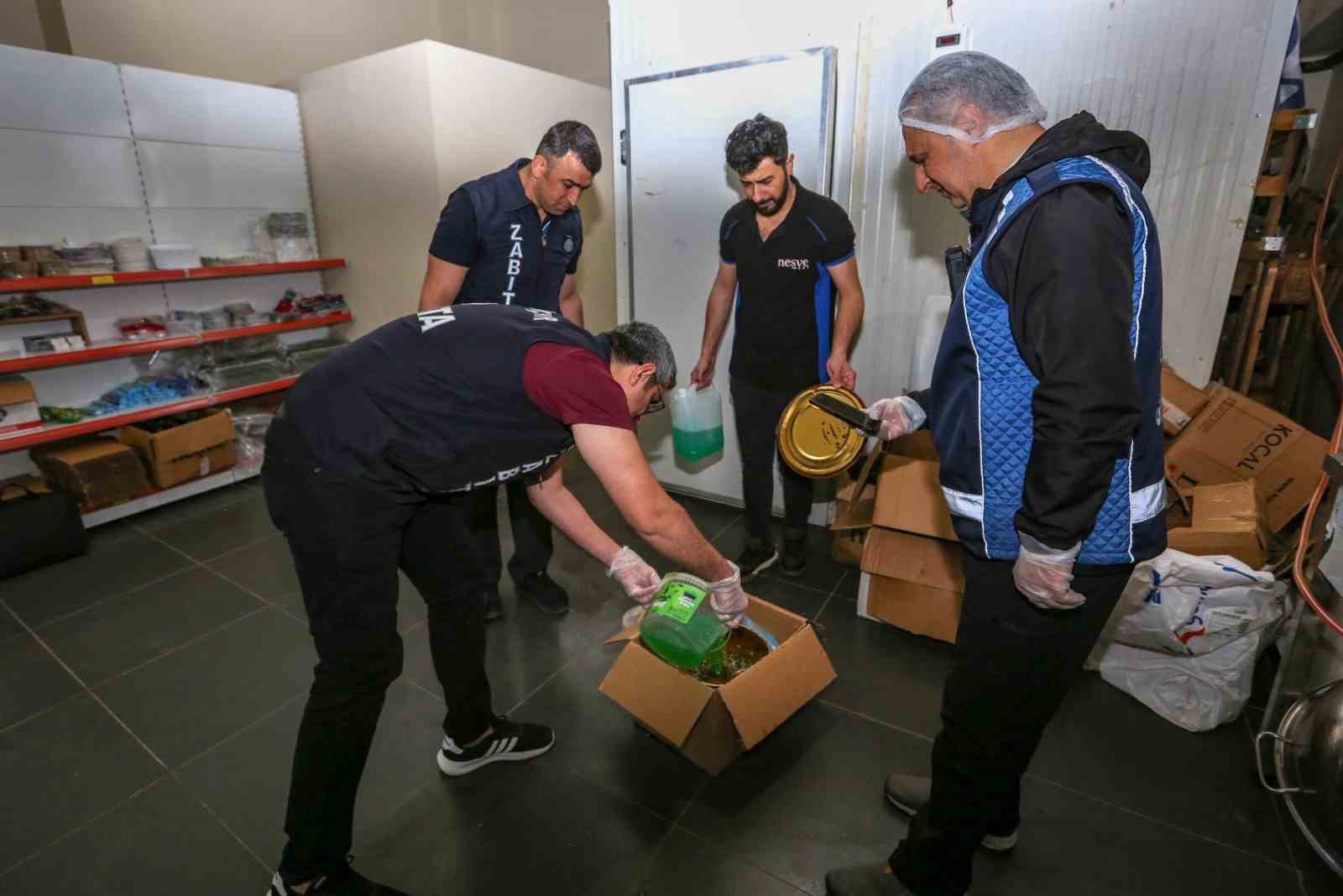 Van B&uuml;y&uuml;kşehir Belediyesi zabıtasından kafelere denetim
