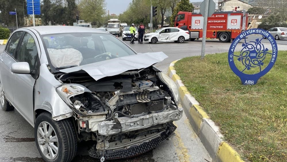 Aydın'da Nisan ayında gerçekleşen trafik kazasında beş kişi hayatını kaybetti. Ihlas News Agency