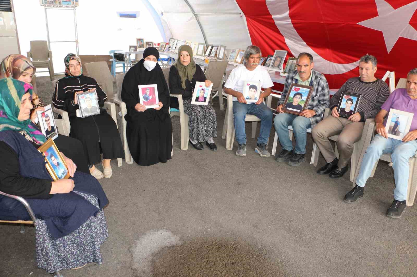 Diyarbakır’da anne ve babaların evlat nöbeti devam ediyor
