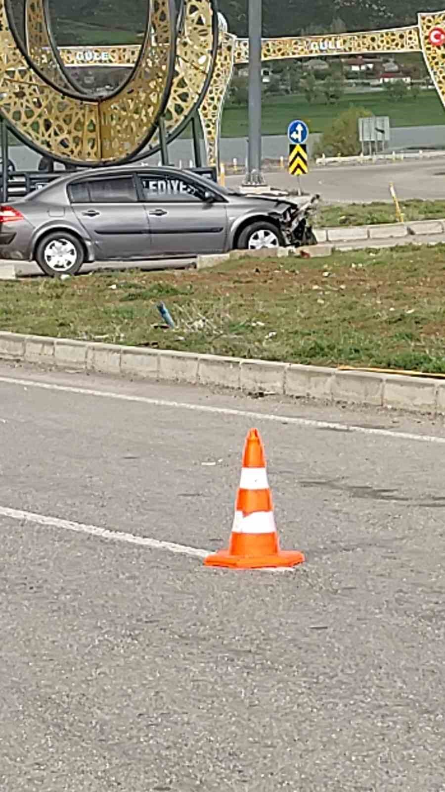 Bingöl’de iki araç çarpıştı: 2’si ağır 7 yaralı
