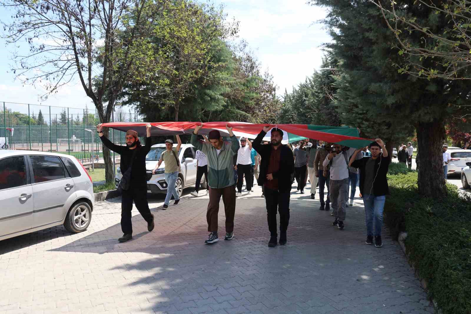 Elazığ&rsquo;da &uuml;niversite &ouml;ğrencileri Gazze i&ccedil;in y&uuml;r&uuml;d&uuml;
