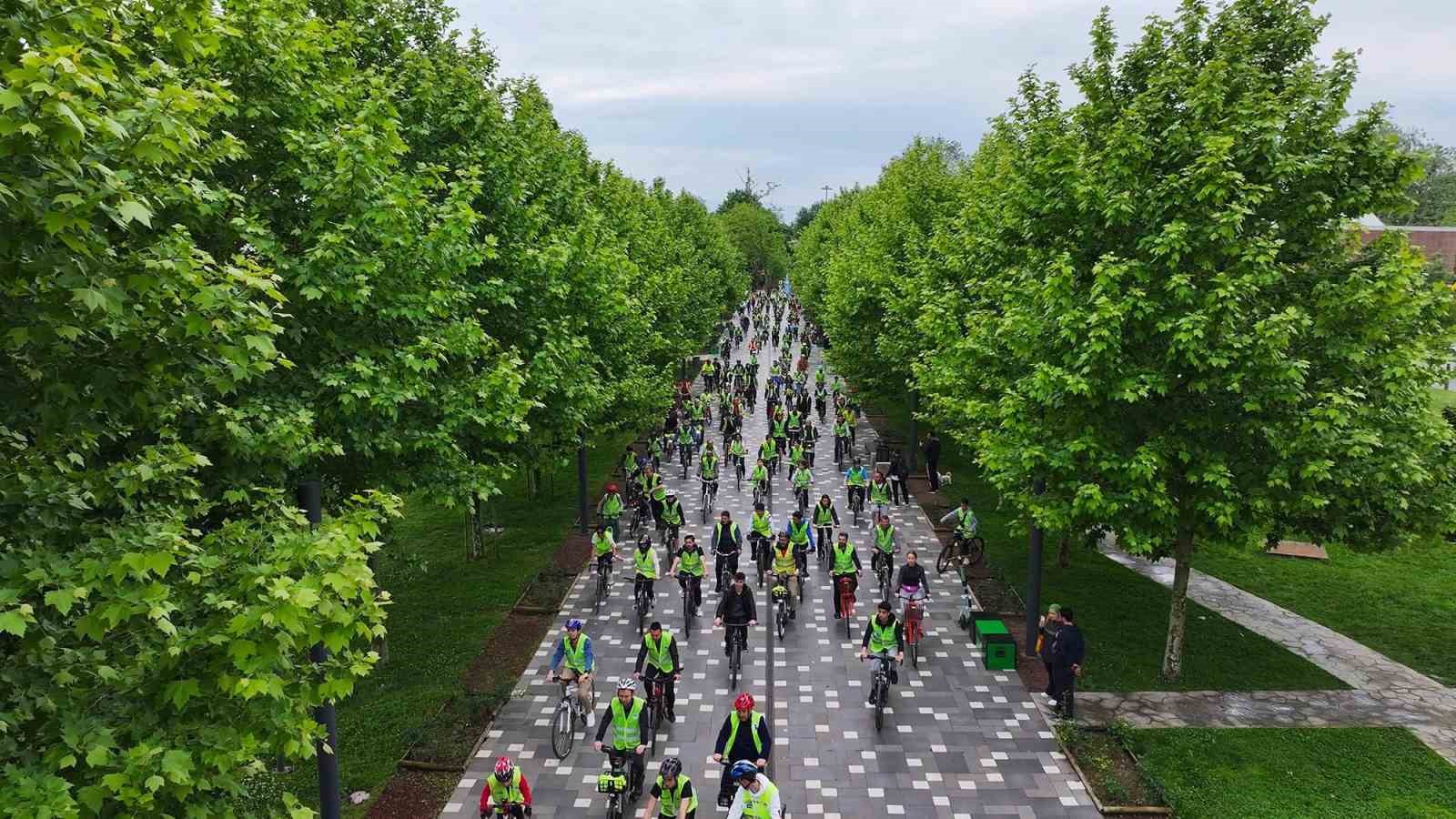 Pedallar daha g&uuml;venli bir trafik i&ccedil;in d&ouml;necek

