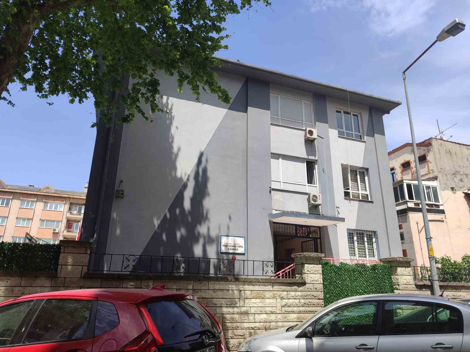 Bakırk&ouml;y&rsquo;de okul tuvaletinde &ccedil;ıkan yangın paniğe neden oldu
