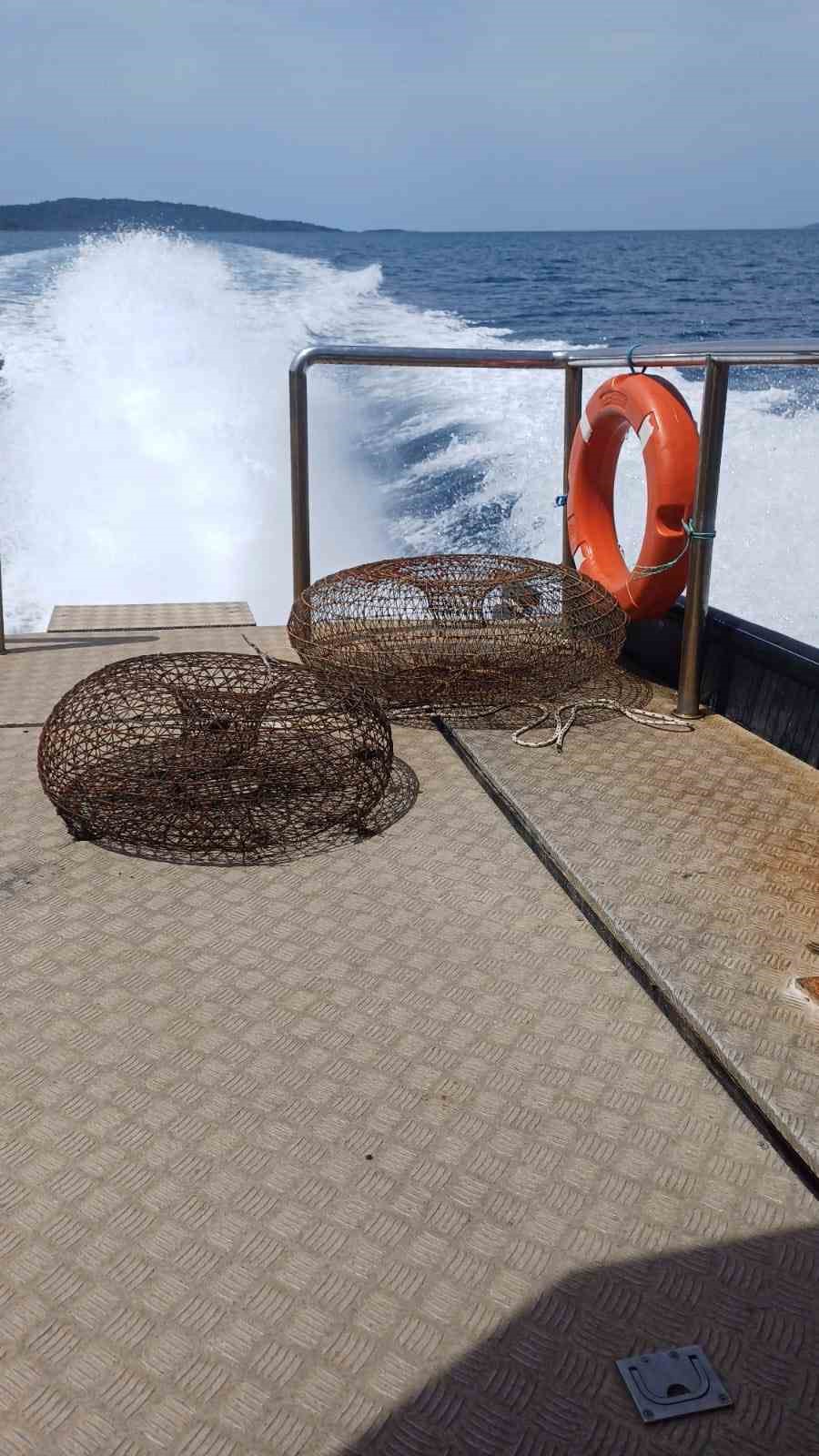 G&ouml;kova K&ouml;rfezi&rsquo;nde yasak av ara&ccedil;larına el konuldu
