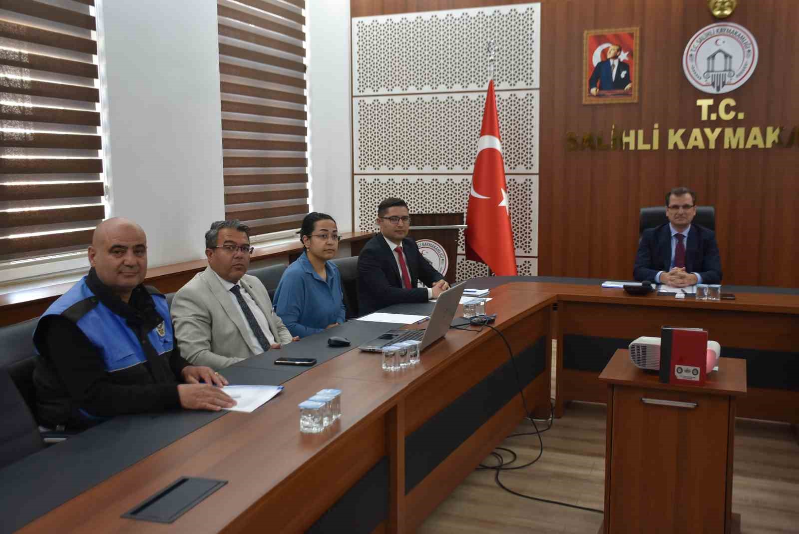 Salihli&rsquo;de metruk binaların yıkılmasına y&ouml;nelik toplantı yapıldı
