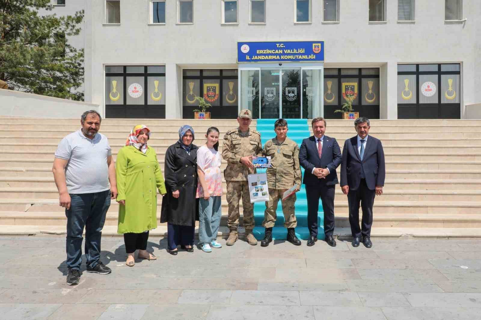 Askerlik hayali ger&ccedil;eğe d&ouml;n&uuml;şt&uuml;
