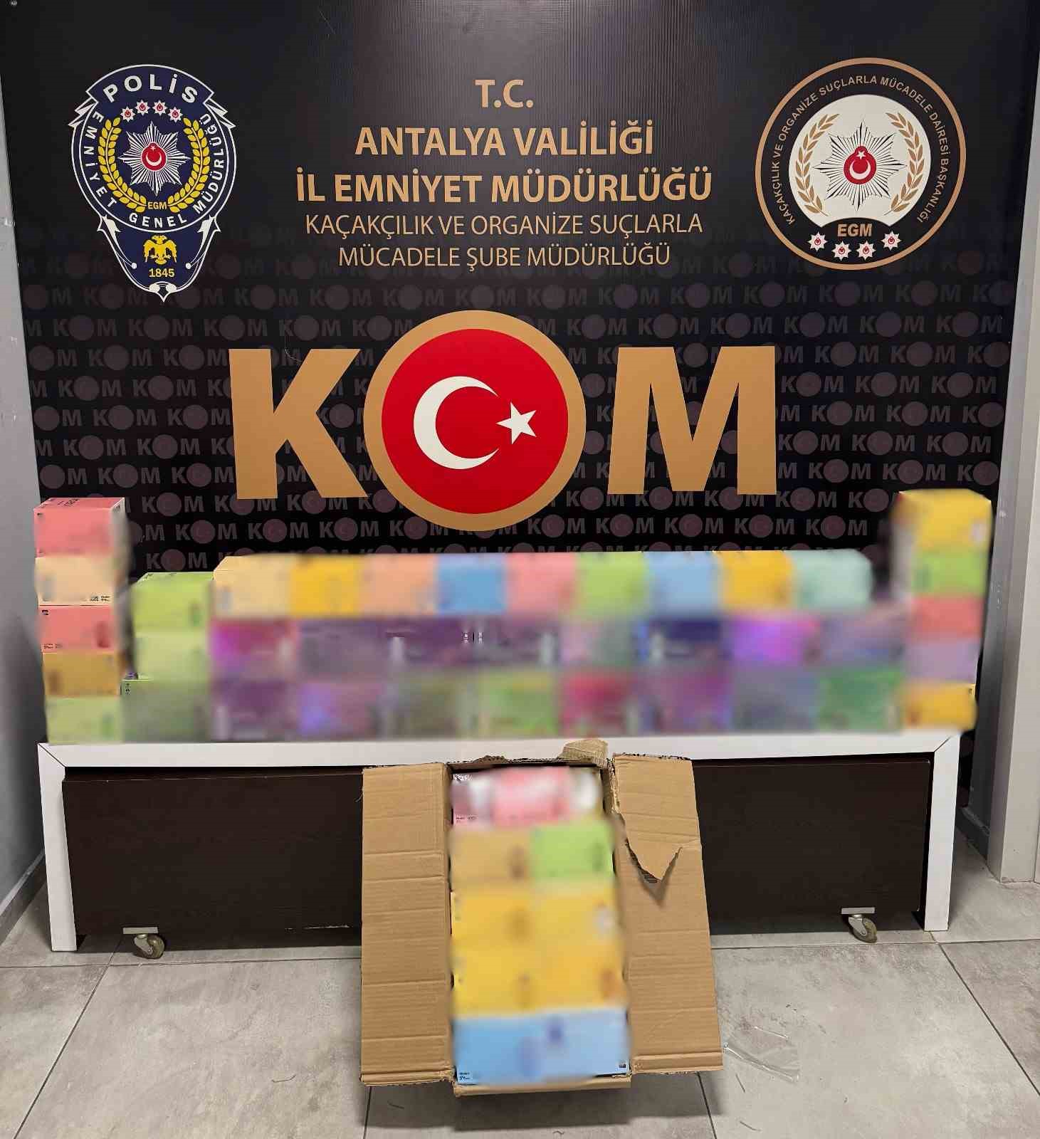Cumhuriyet tarihinin en b&uuml;y&uuml;k alkol ka&ccedil;ak&ccedil;ılığı operasyonunun g&ouml;r&uuml;nt&uuml;leri ortaya &ccedil;ıktı
