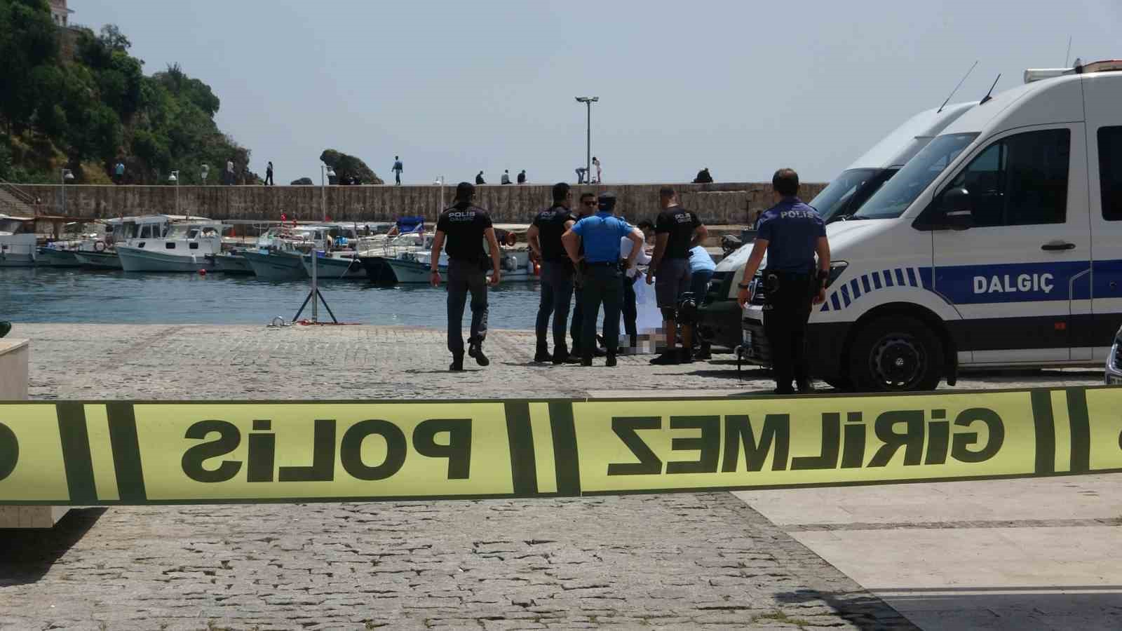 Antalya’da denizde bir kişinin cansız bedeni bulundu
