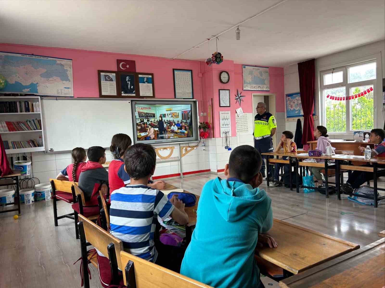 Gazipaşa&rsquo;da &ouml;ğrencilere trafik bilinci aşılandı
