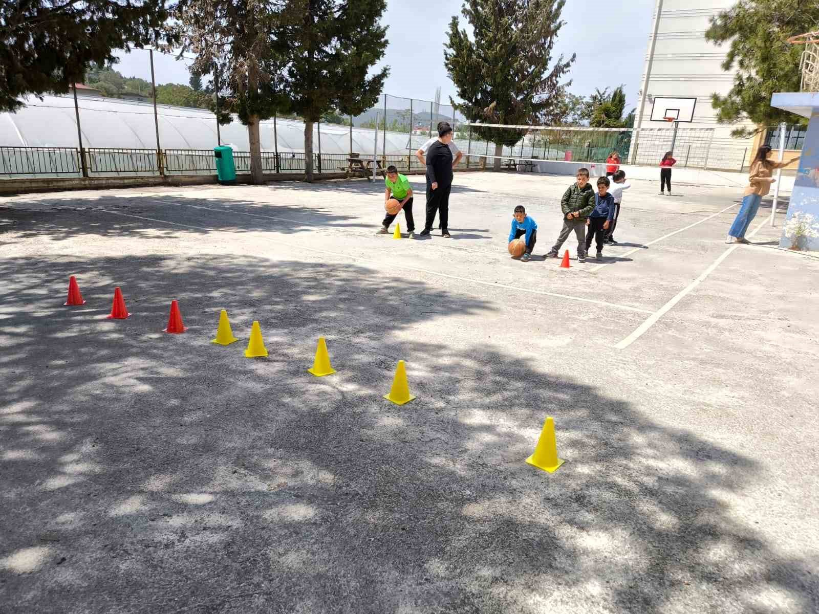 "Mutlu &Ccedil;arşamba" y&uuml;zleri g&uuml;ld&uuml;r&uuml;yor
