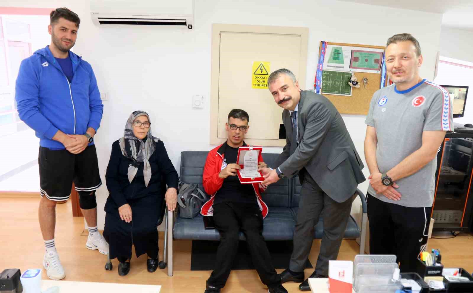 Paralimpik Milli Sporcu Mehmet Bakır Eğilmez’e anlamlı ziyaret