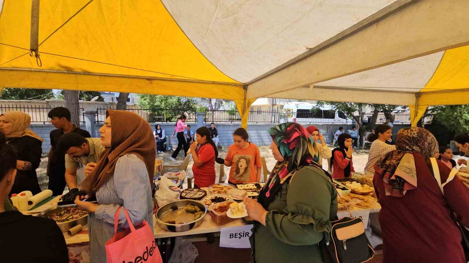 Karkamış&rsquo;ta Gazze ve Doğu T&uuml;rkistan yararına hayır d&uuml;zenlendi
