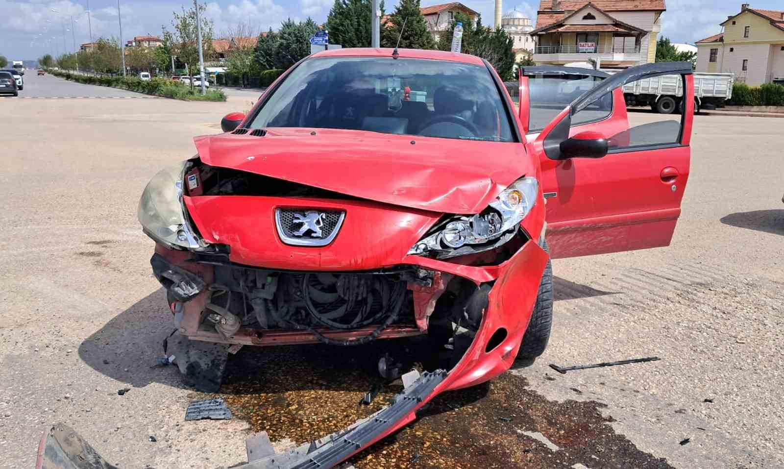 Kırıkkale’de iki otomobil çarpıştı: 1 yaralı