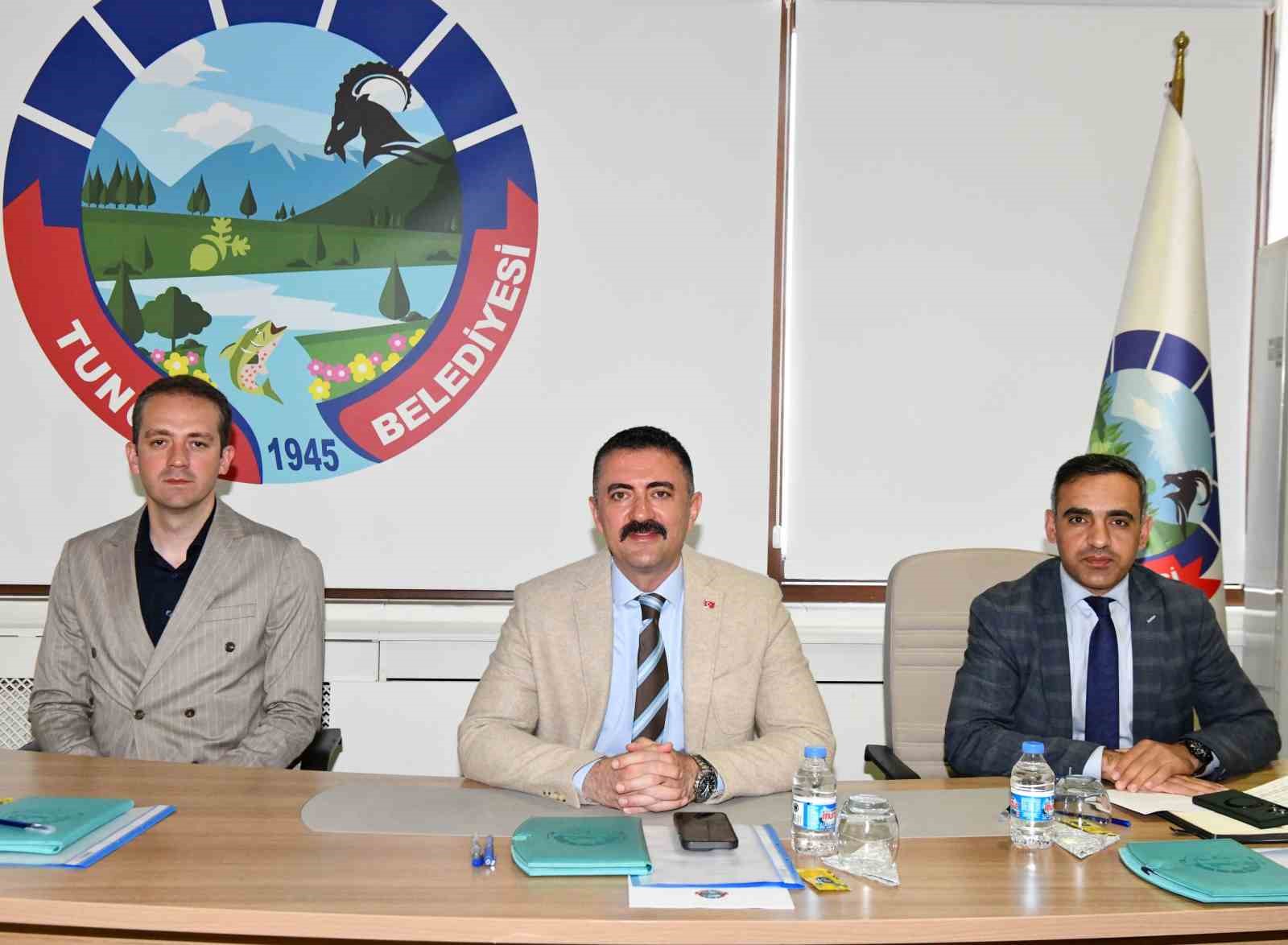 Tunceli’de belediye meclis toplantısı
