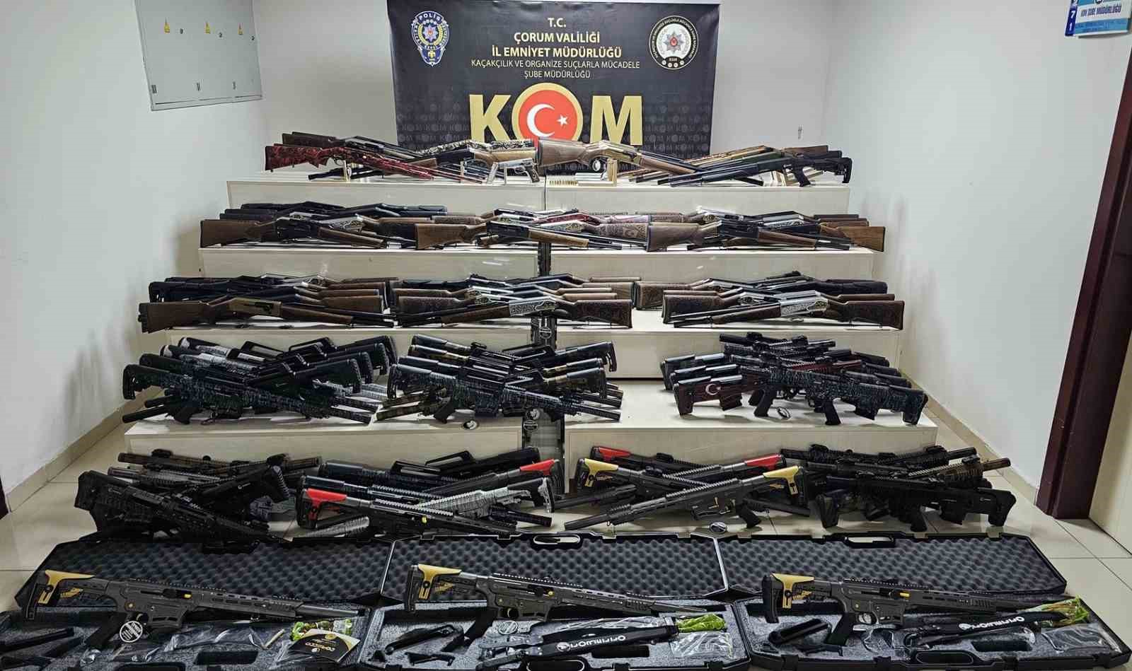Çorum’da 118 adet ruhsatsız av tüfeği ele geçirildi