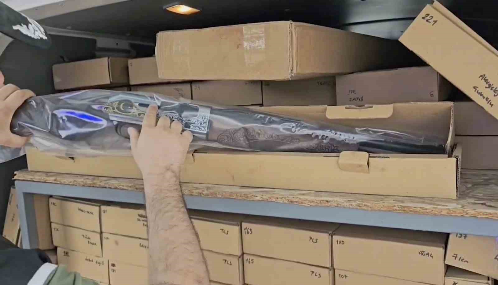 &Ccedil;orum&rsquo;da 118 adet ruhsatsız av t&uuml;feği ele ge&ccedil;irildi
