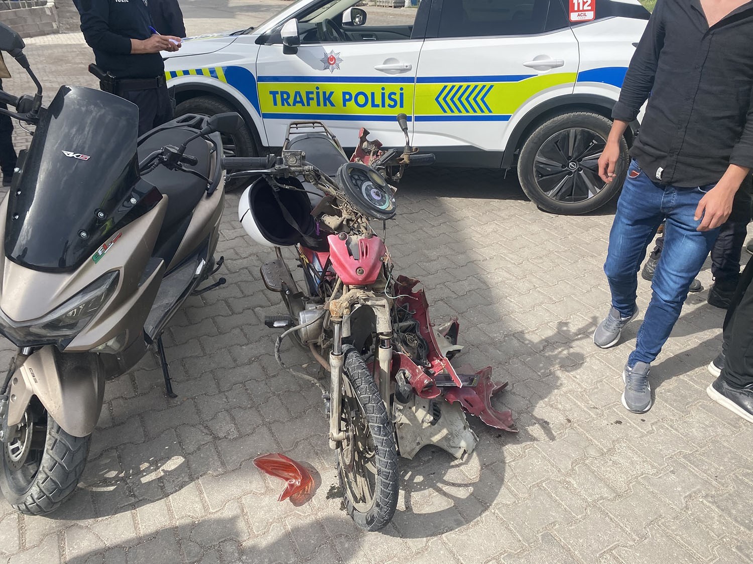 Kula’da otomobil ile motosiklet çarpıştı: 1 yaralı