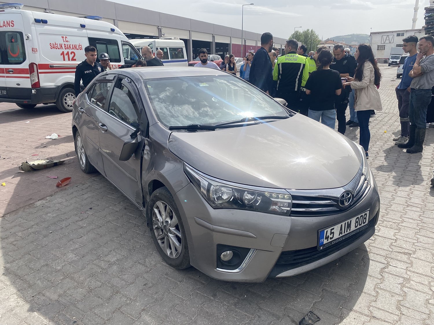 Kula’da otomobil ile motosiklet çarpıştı: 1 yaralı