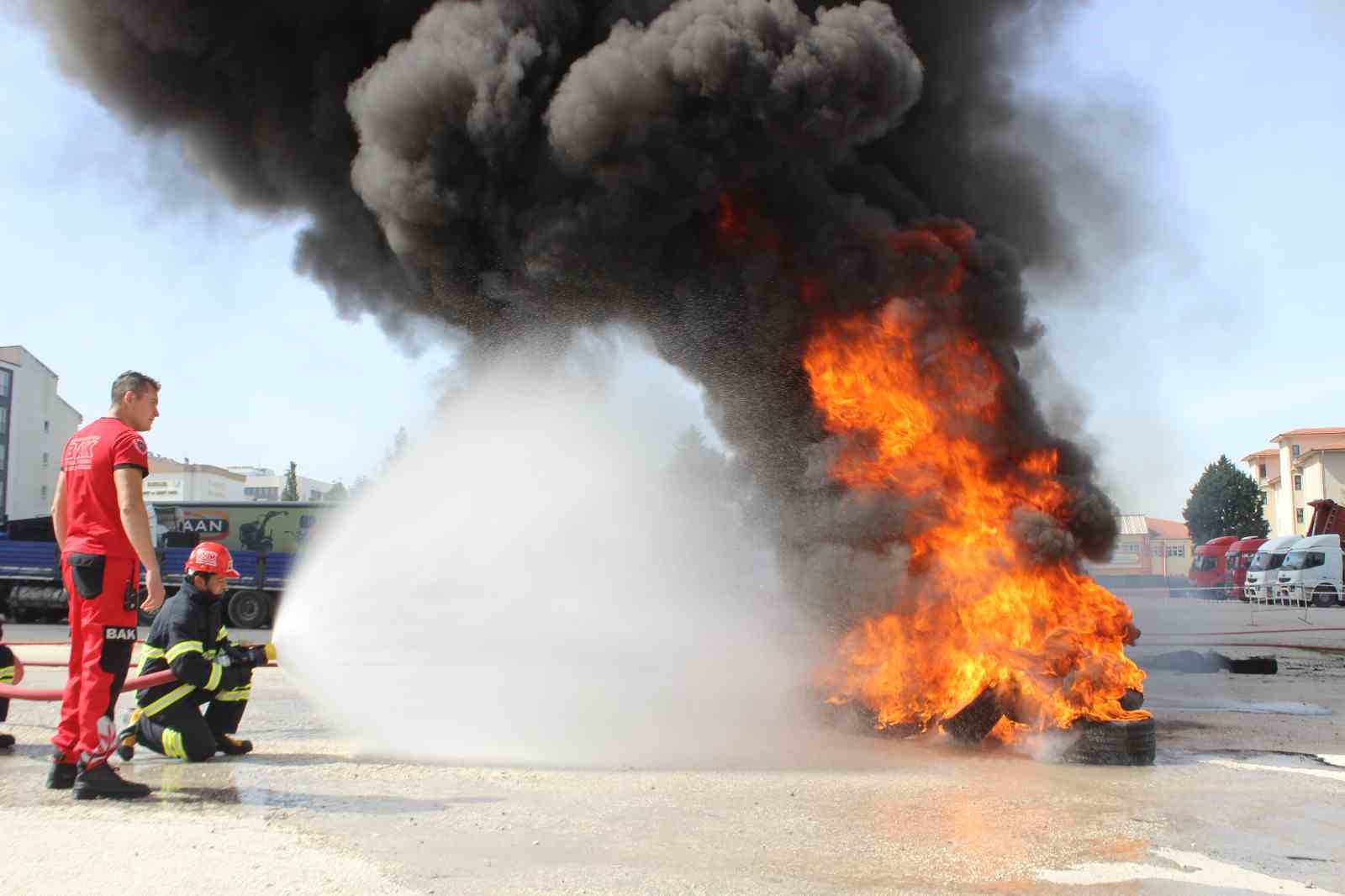 Burdur&rsquo;da 96 itfaiyeci, koordinasyon ve kriz y&ouml;netimi tatbikatı yaptı
