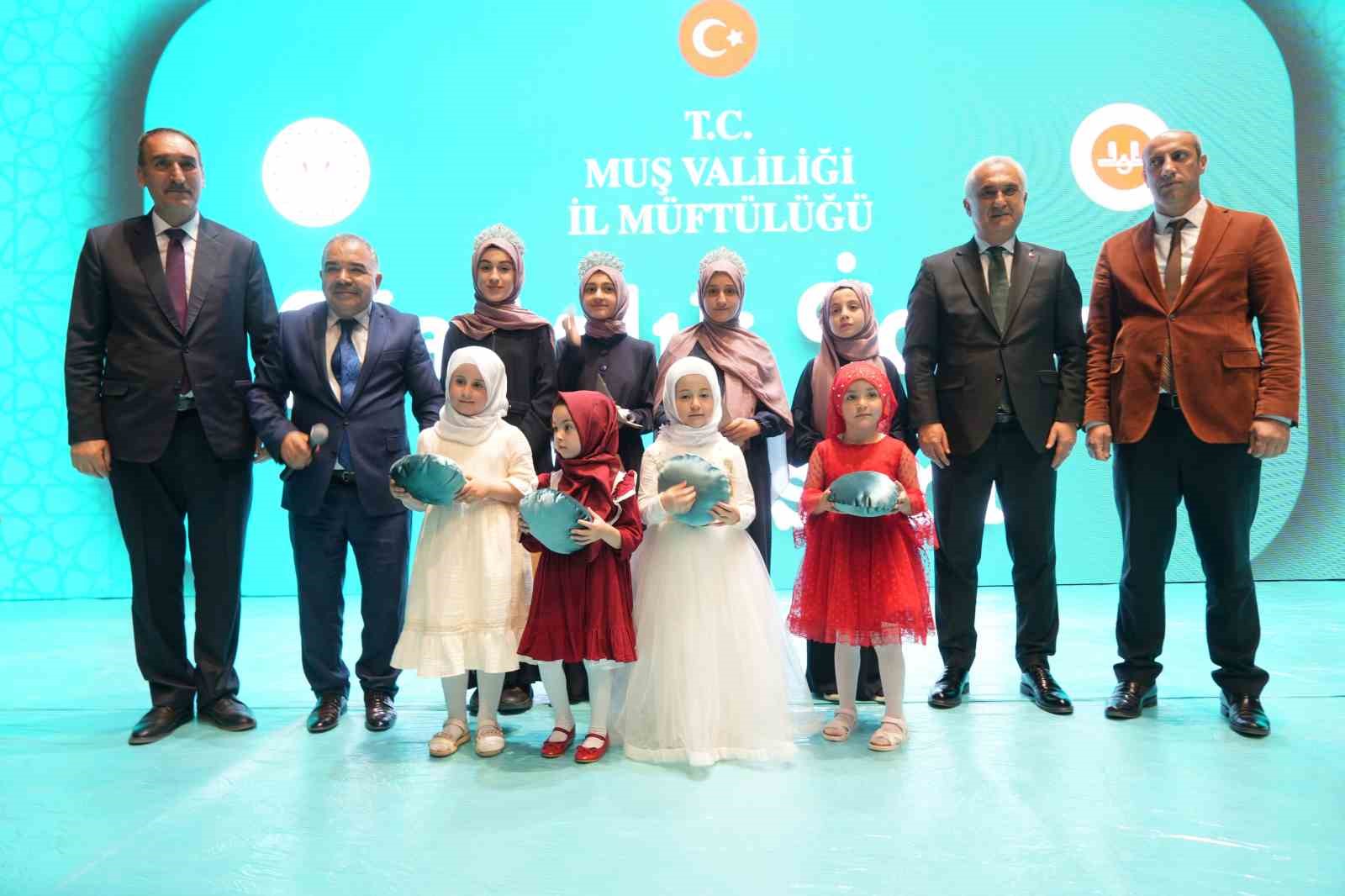 Muş&rsquo;ta hafızlık sevinci: 300 &ouml;ğrenciye icazet verildi
