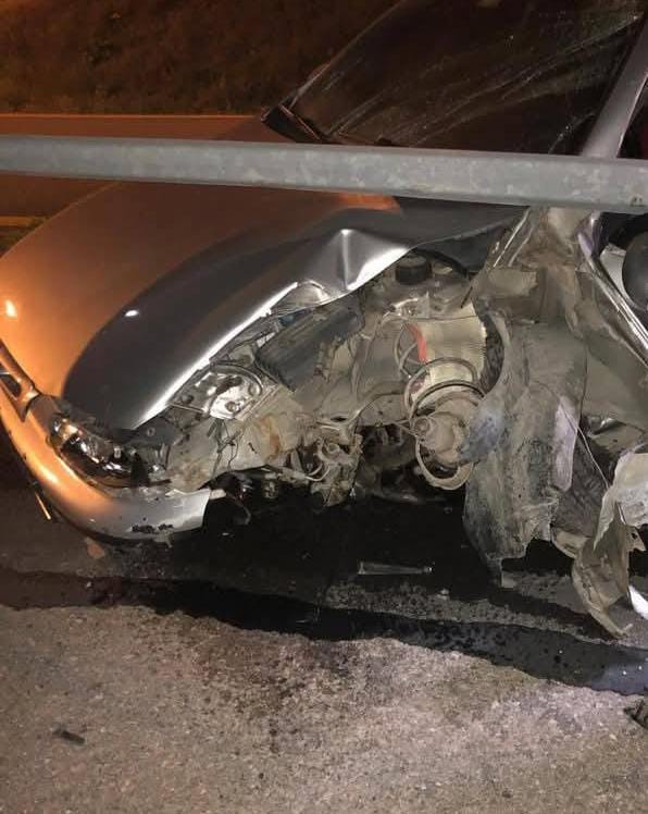 Ankara’da kontrolden çıkan araç elektrik direğine çarptı: 1 yaralı