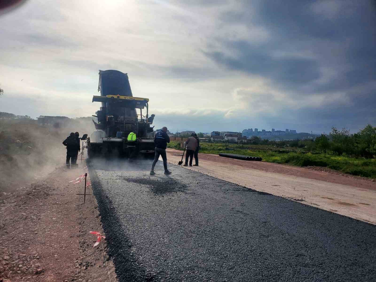 Kartepe’de asfalt hamlesi
