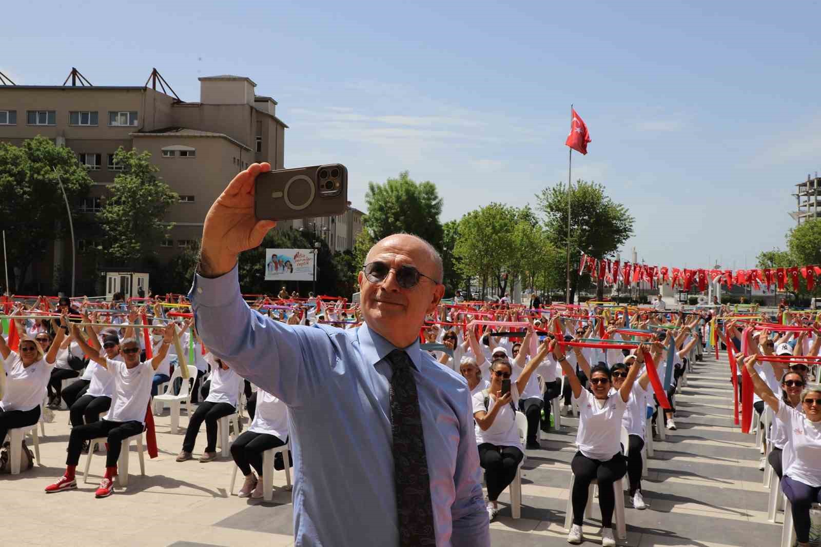 B&uuml;y&uuml;k&ccedil;ekmece&rsquo;de D&uuml;nya Pilates G&uuml;n&uuml; renkli g&ouml;r&uuml;nt&uuml;lere sahne oldu
