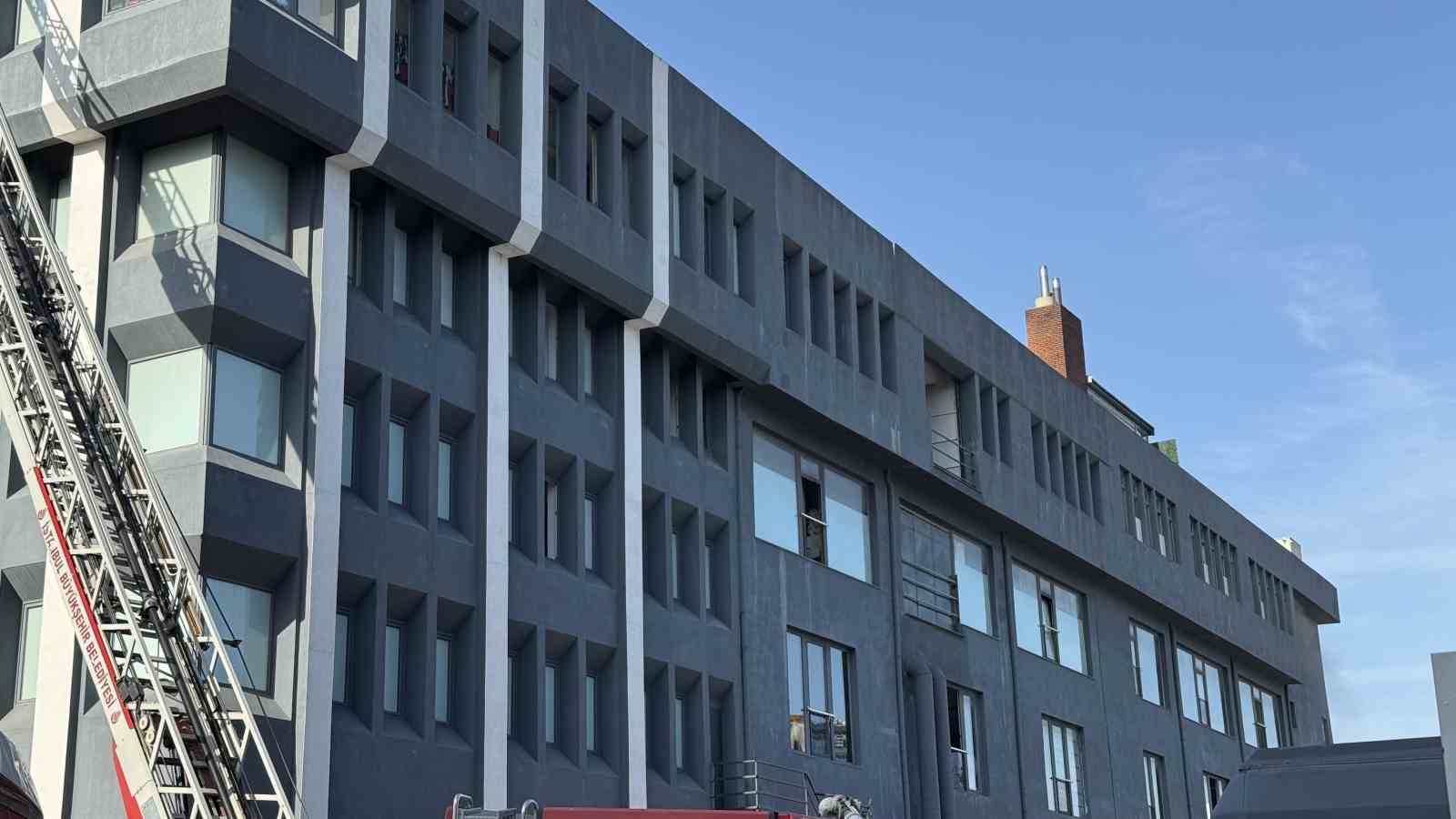 Bağcılar&rsquo;da tekstil fabrikasında &ccedil;ıkan yangın korkuttu
