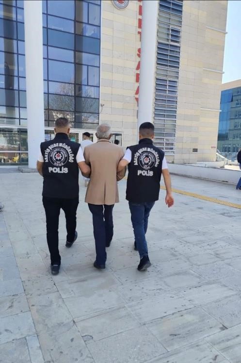 (Düzeltme) Birden fazla kişiyi aynı sebeple öldürme suçundan 94 yıl kesinleşmiş hapis cezası olan şahıs yakalandı