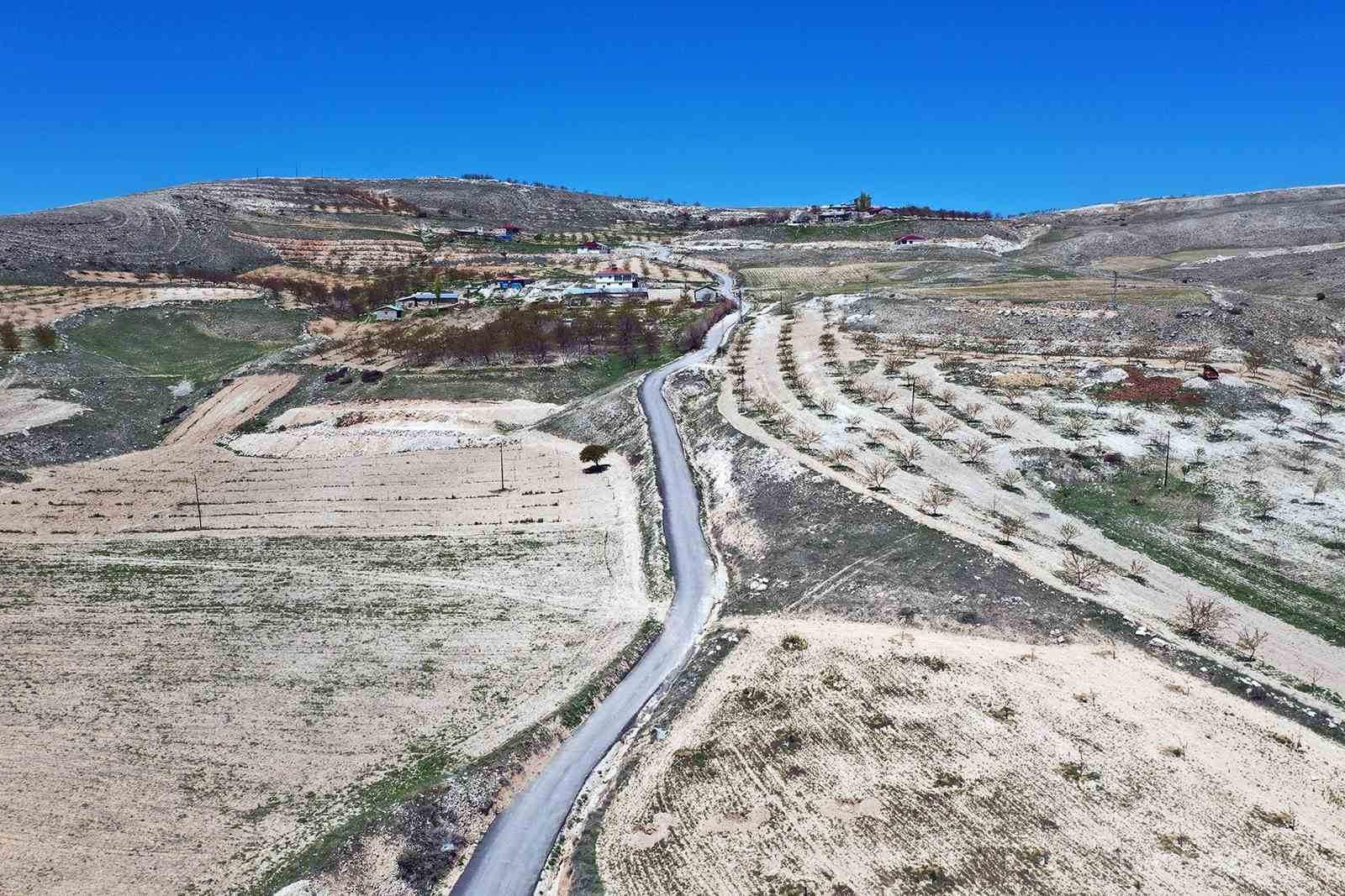 Ayvalı Mahallesi’nde 36 yıllık yol sorunu çözüldü