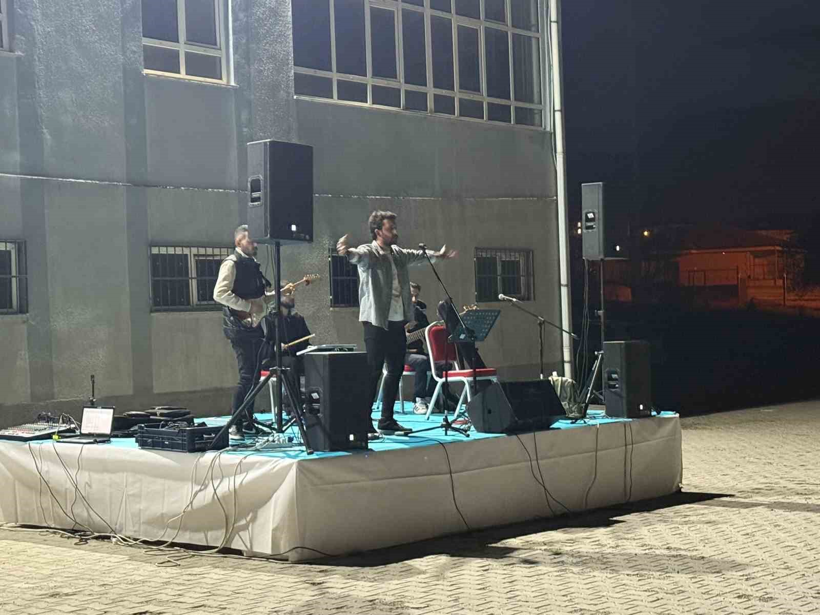 Ulukışla’da üniversite öğrencilerine motivasyon konseri