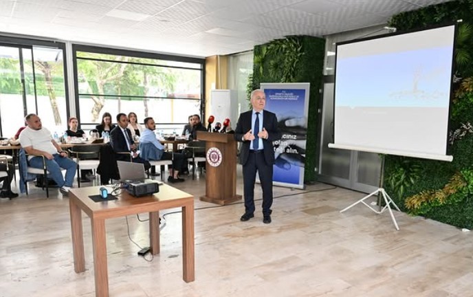 Isparta BAMKOM&rsquo;dan basın mensuplarına bağımlılıkla m&uuml;cadele eğitimi
