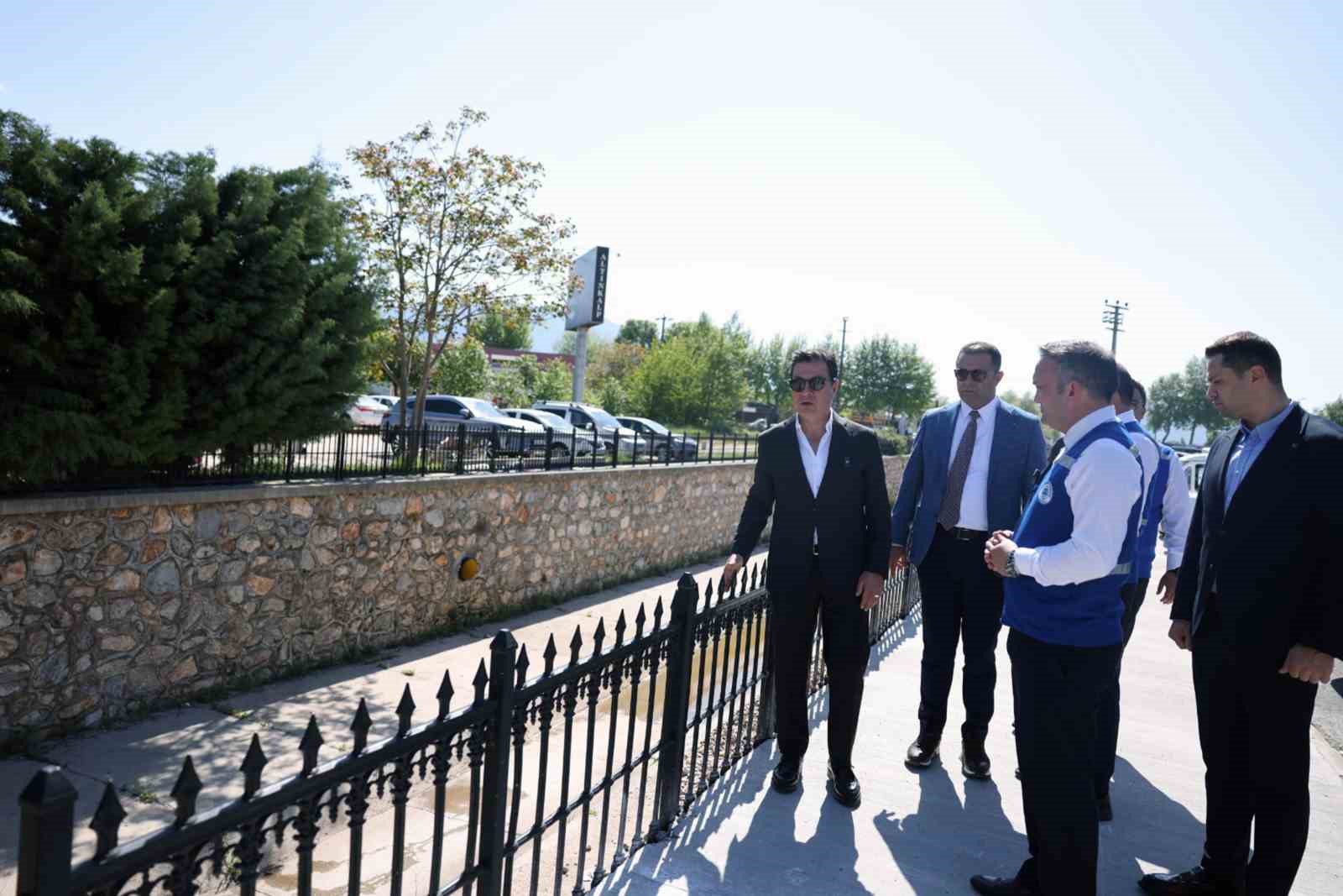 Başkan Aras, tamamlanan yol &ccedil;alışmalarını inceledi
