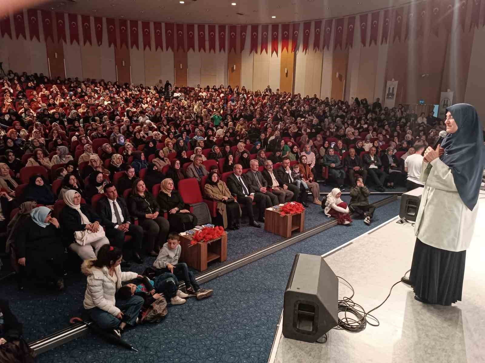 Ailede rol dağılımı s&ouml;yleşisine yoğun ilgi
