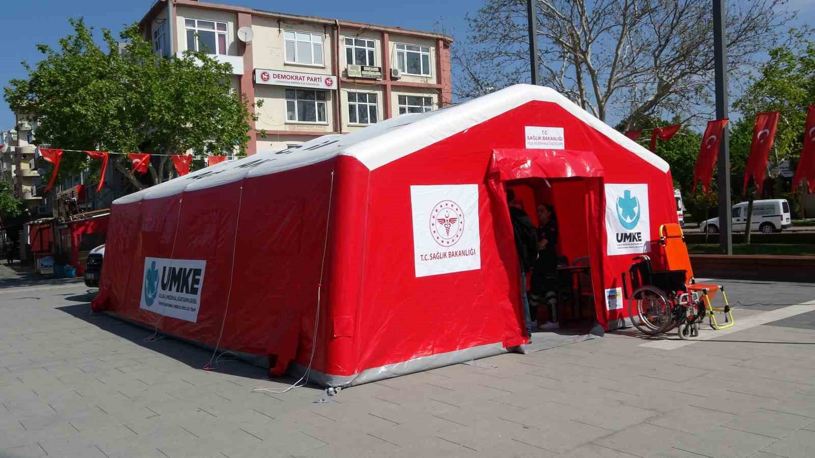 &Ccedil;anakkale&rsquo;de deprem tatbikatı ger&ccedil;eğini aratmadı
