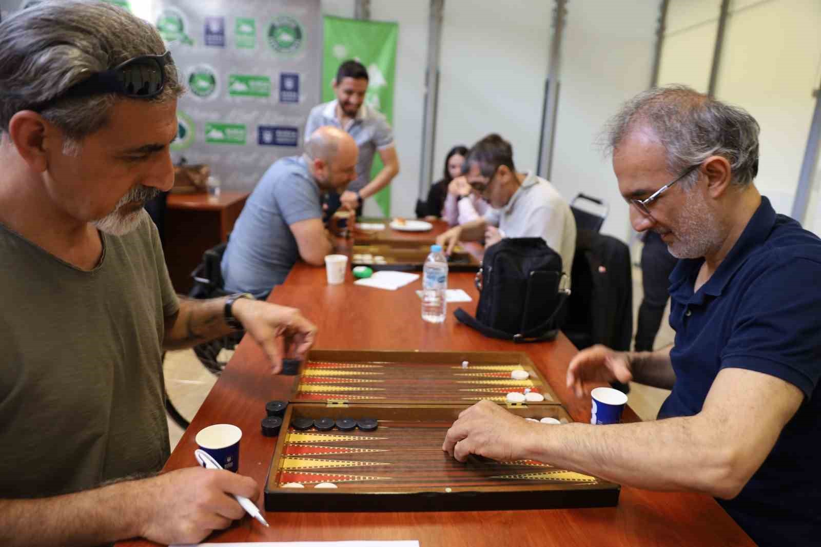 Bursa&rsquo;da zarlar eşitlik i&ccedil;in atıldı
