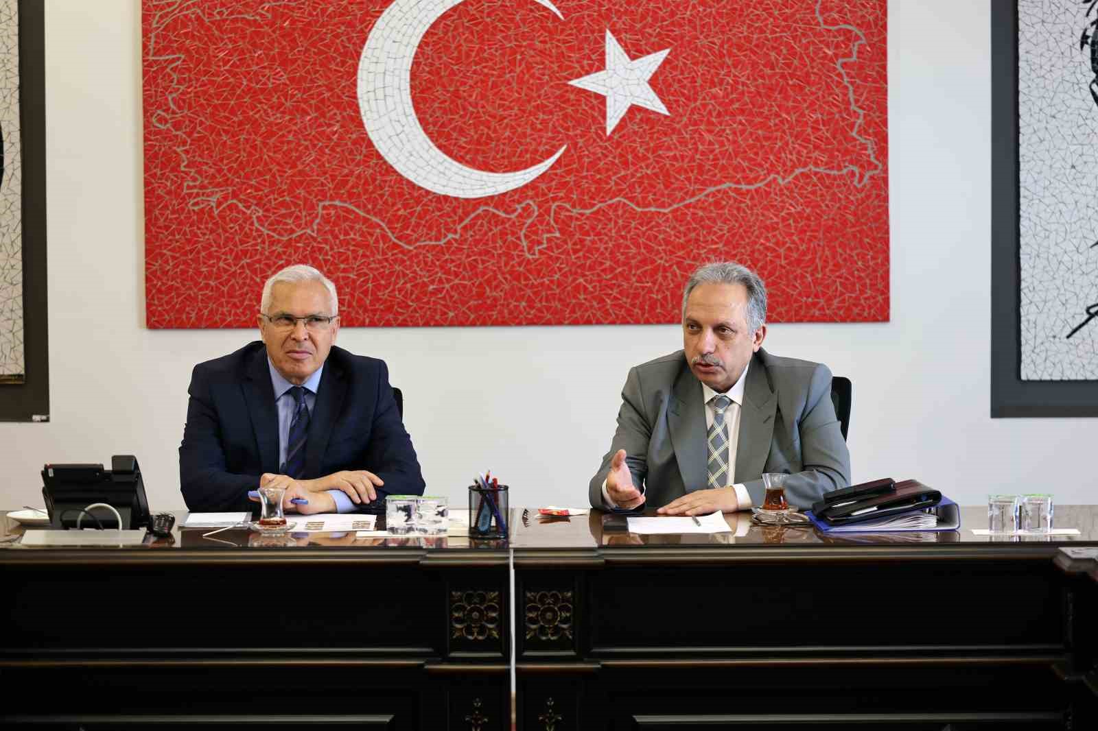 Talas&rsquo;ta kamu kurumları ve muhtarlar mahalleleri konuştu
