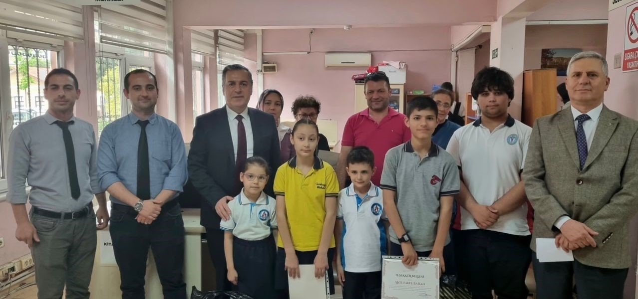 Turgutlu&rsquo;da en &ccedil;ok kitap okuyanlar &ouml;d&uuml;llendirildi
